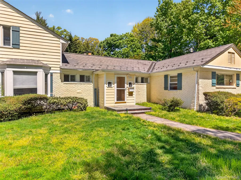 77 Merrivale Road Great Neck NY 11020