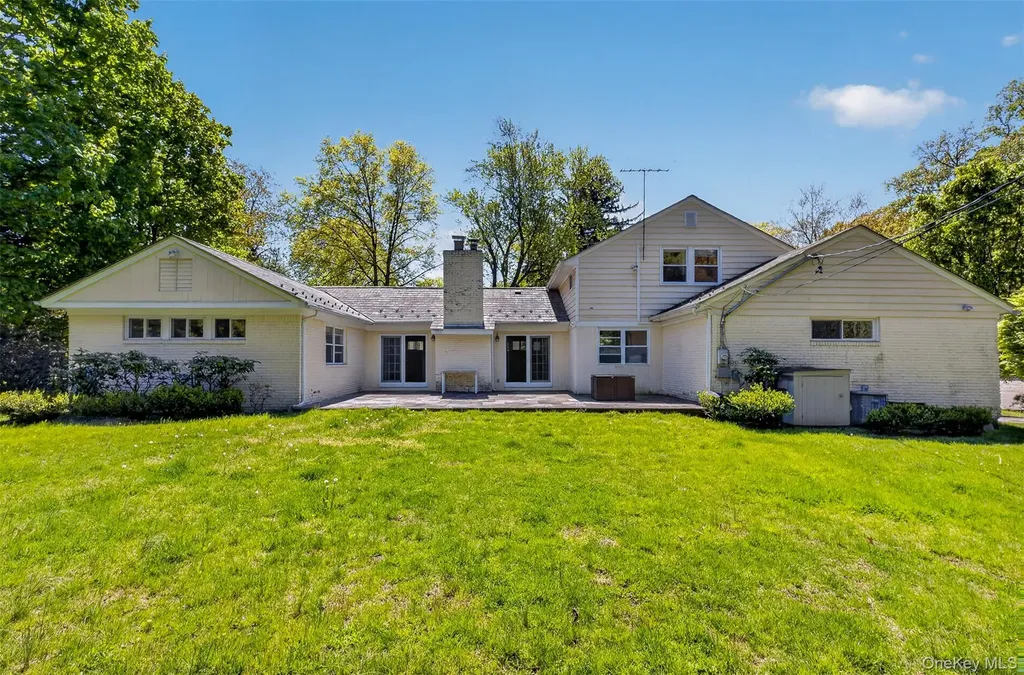77 Merrivale Road Great Neck NY 11020