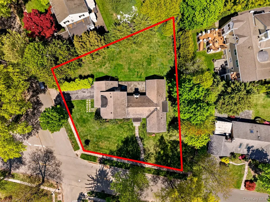 77 Merrivale Road Great Neck NY 11020