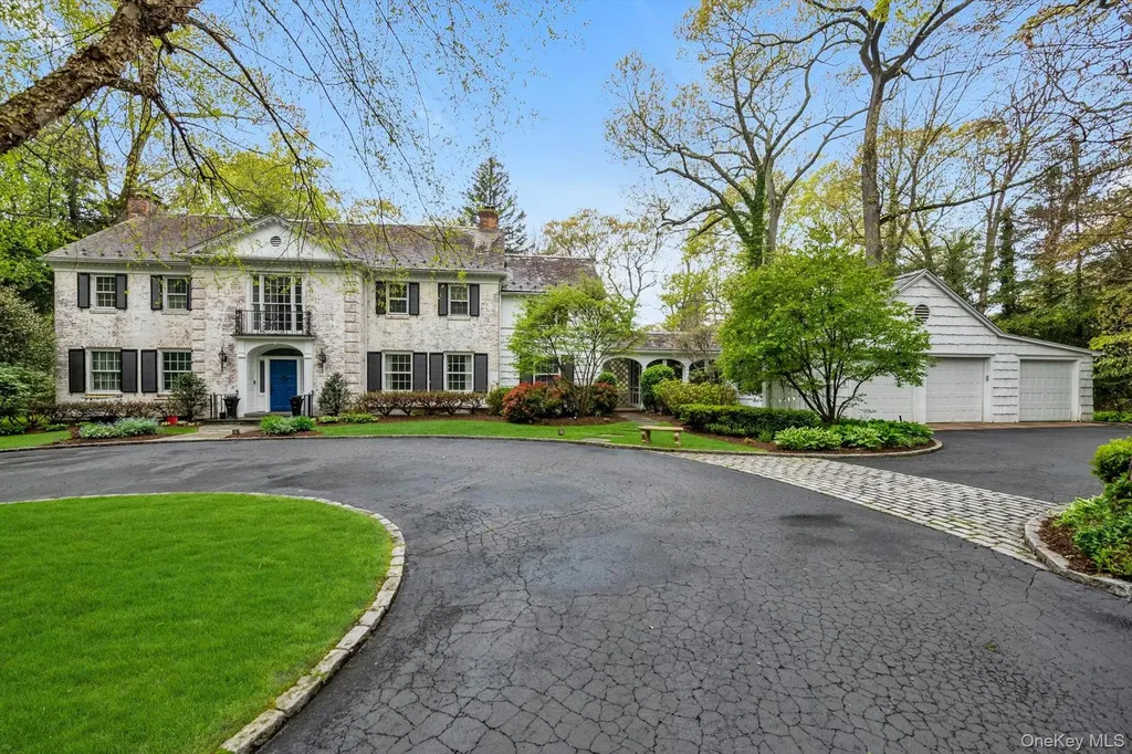 10 Hidden Pond Glen Head NY 11545