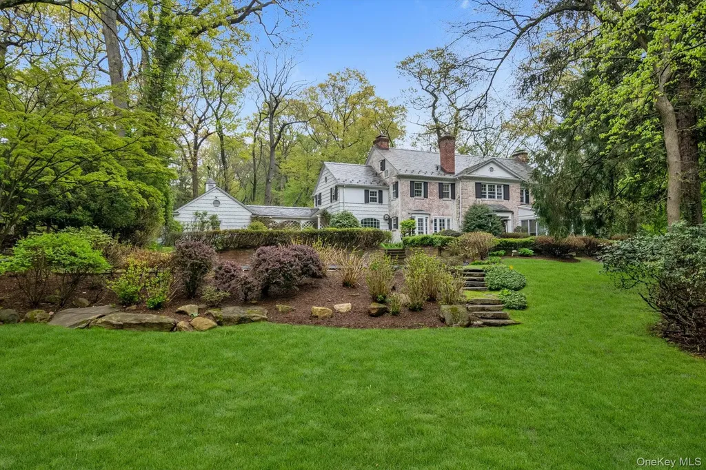 10 Hidden Pond Glen Head NY 11545