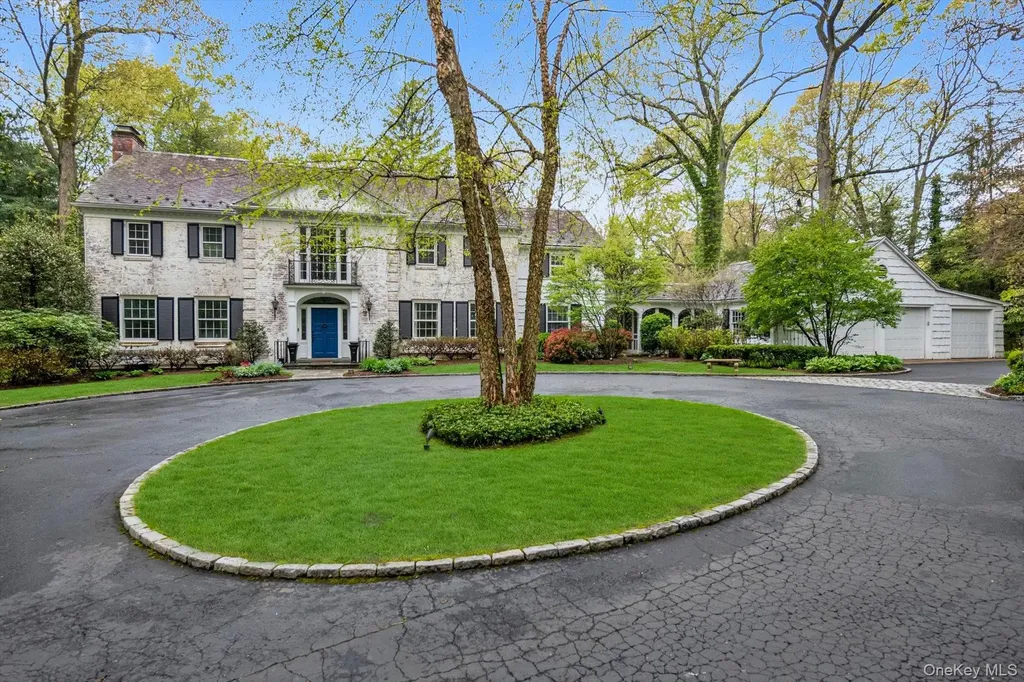 10 Hidden Pond Glen Head NY 11545