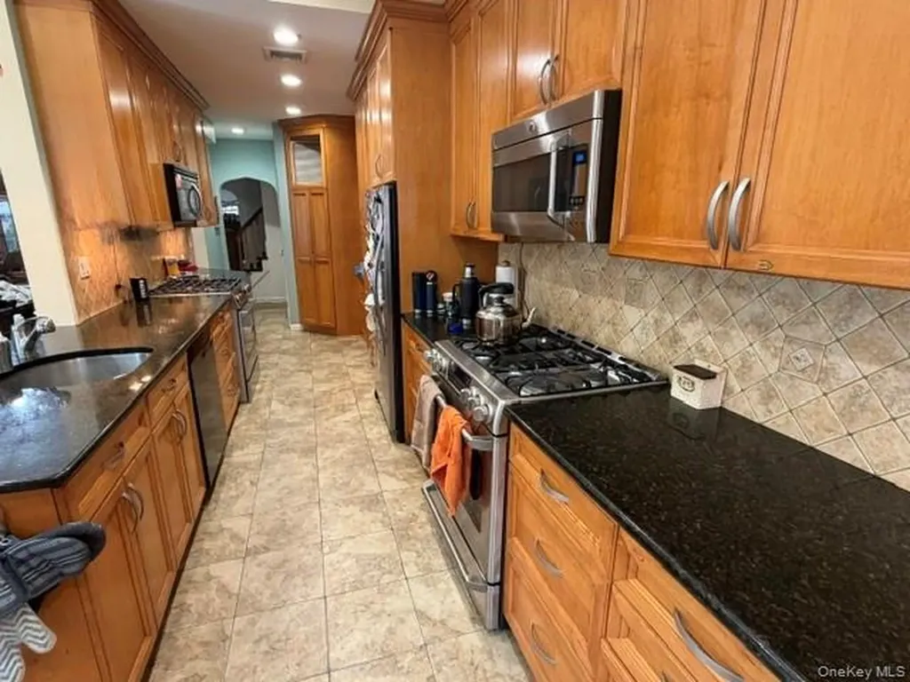 13843 76th Avenue Flushing NY 11367