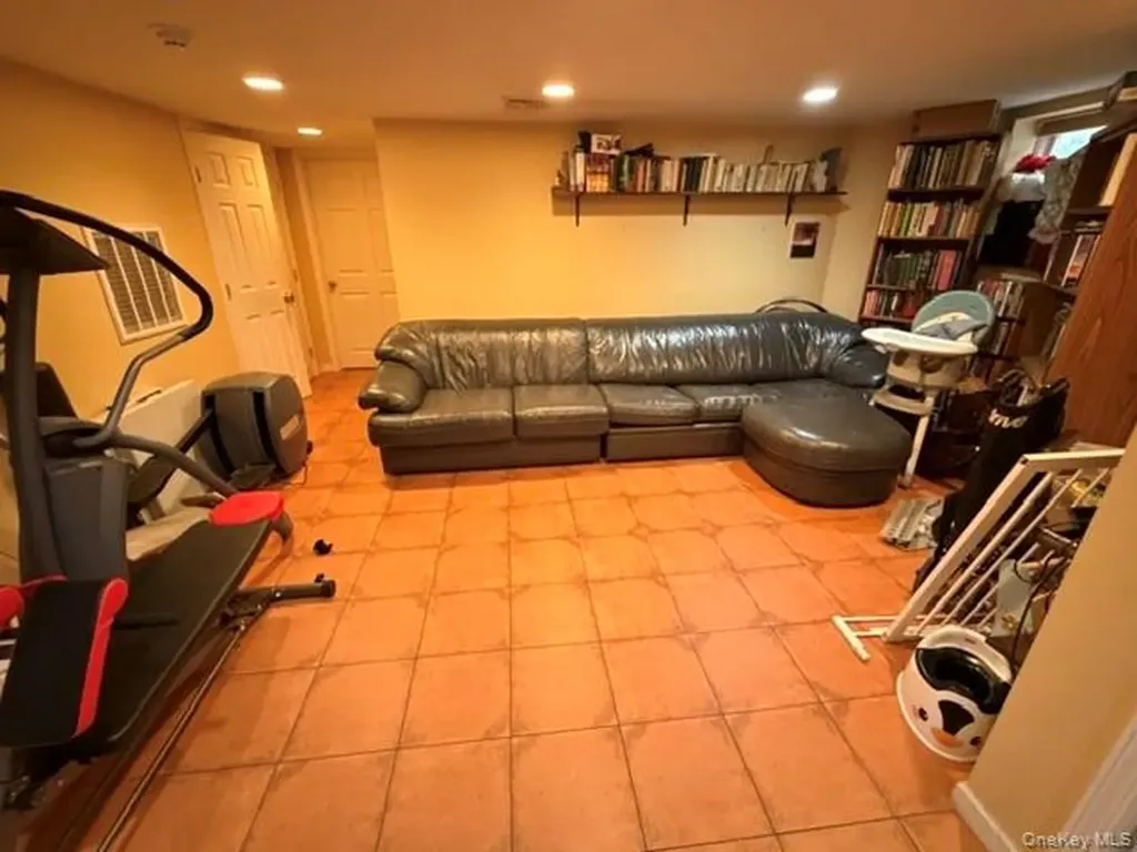 13843 76th Avenue Flushing NY 11367