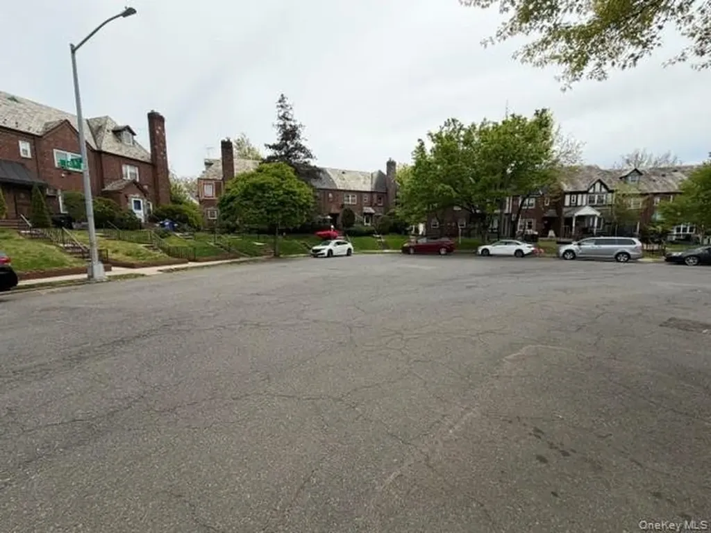 13843 76th Avenue Flushing NY 11367