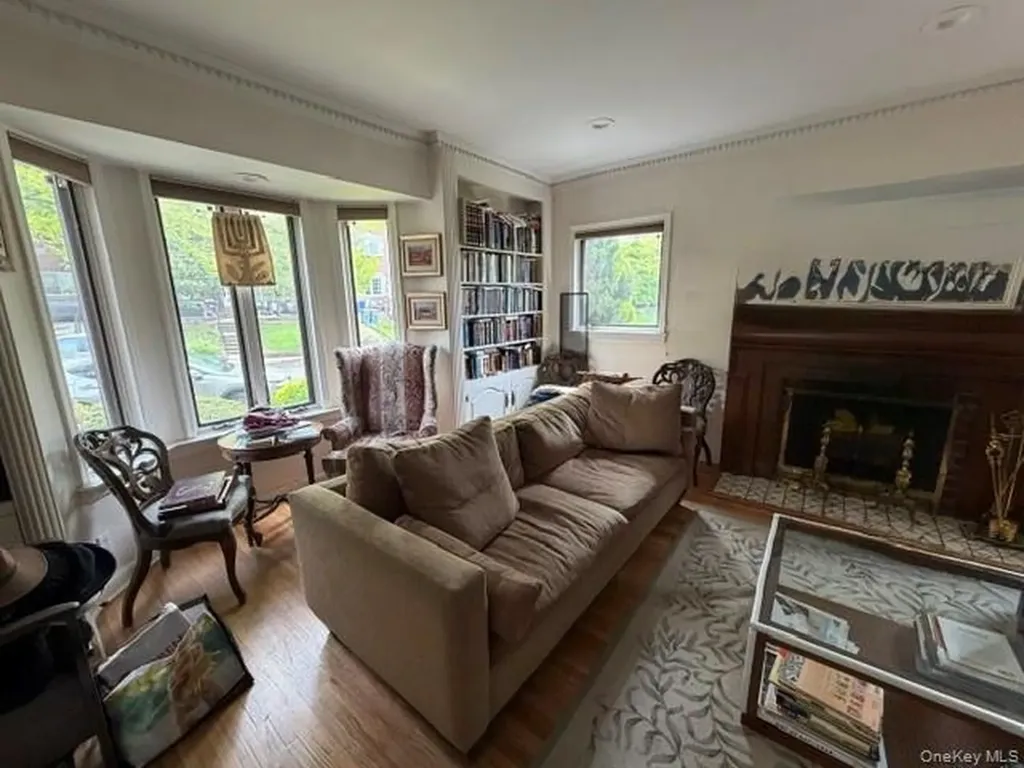 13843 76th Avenue Flushing NY 11367