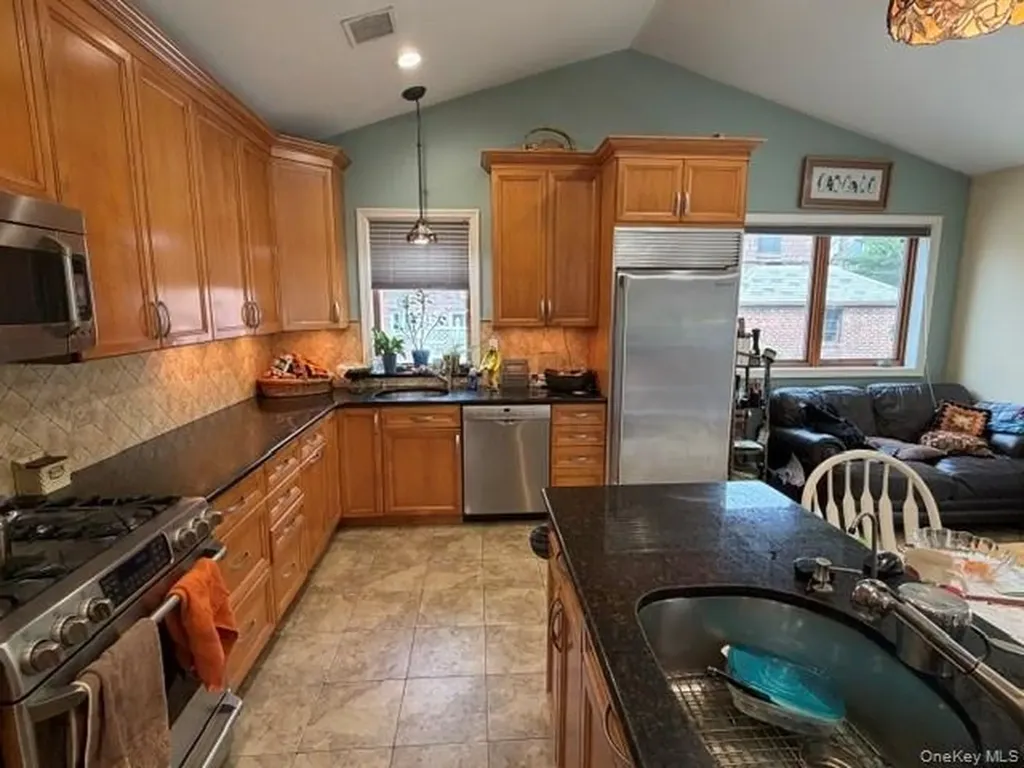 13843 76th Avenue Flushing NY 11367