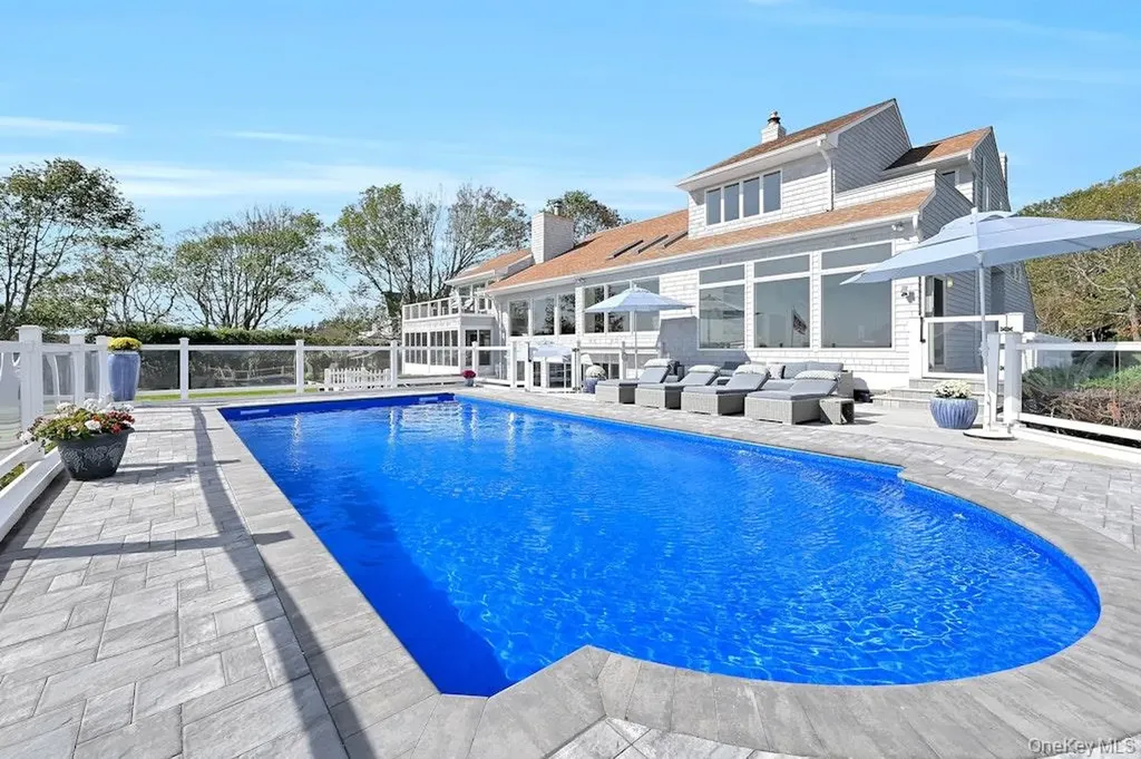11 Convent Lane Center Moriches NY 11934