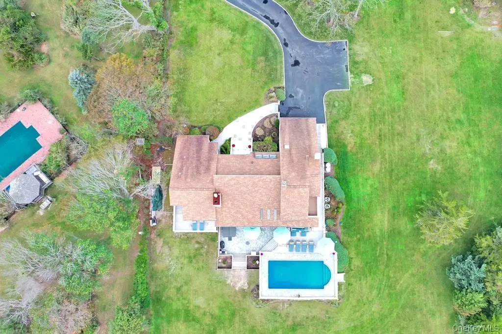 11 Convent Lane Center Moriches NY 11934