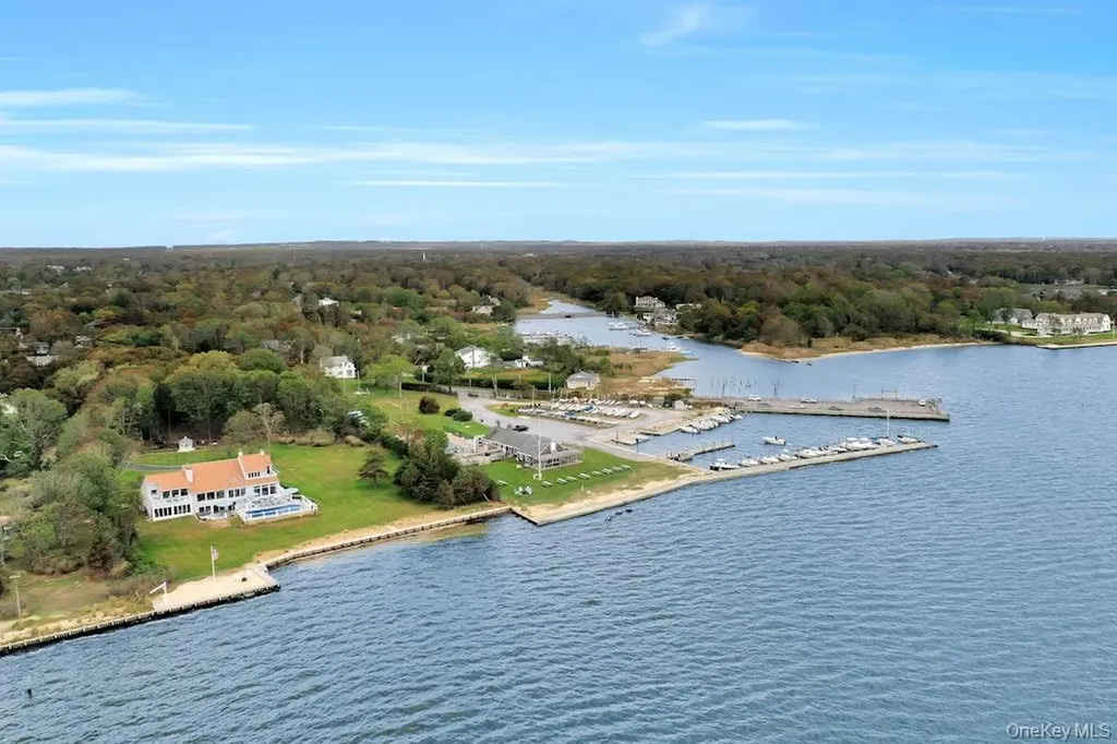 11 Convent Lane Center Moriches NY 11934