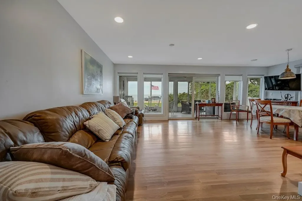 11 Convent Lane Center Moriches NY 11934