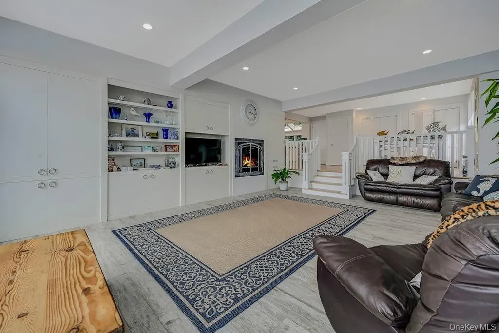 11 Convent Lane Center Moriches NY 11934