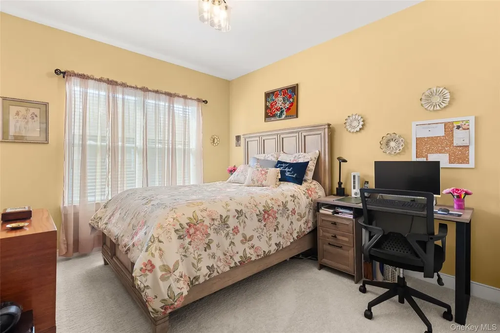 32 Michael Lane East Islip NY 11730