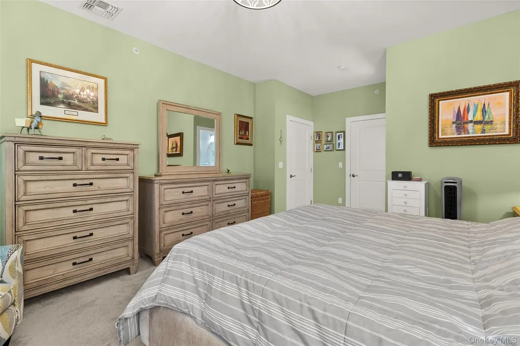 32 Michael Lane East Islip NY 11730