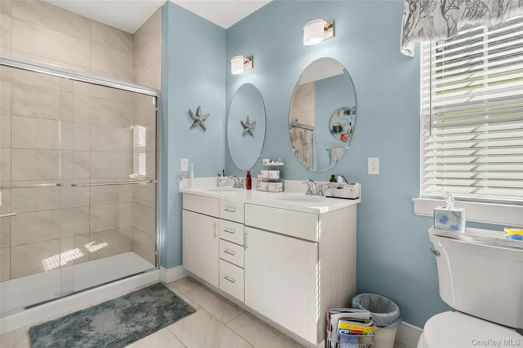 32 Michael Lane East Islip NY 11730