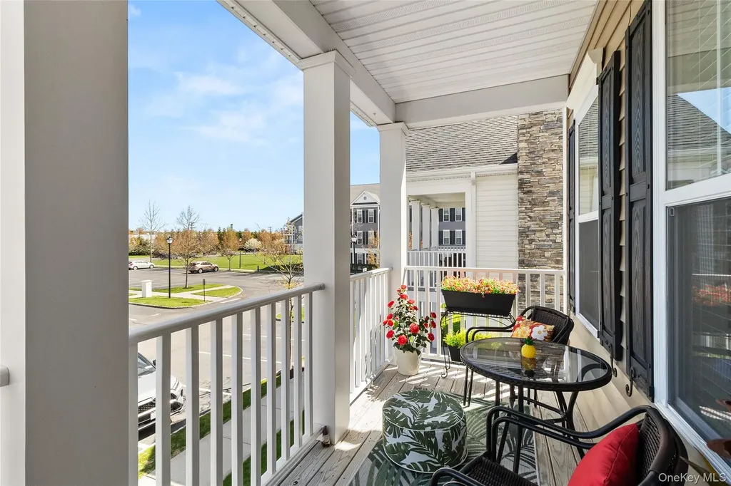 32 Michael Lane East Islip NY 11730