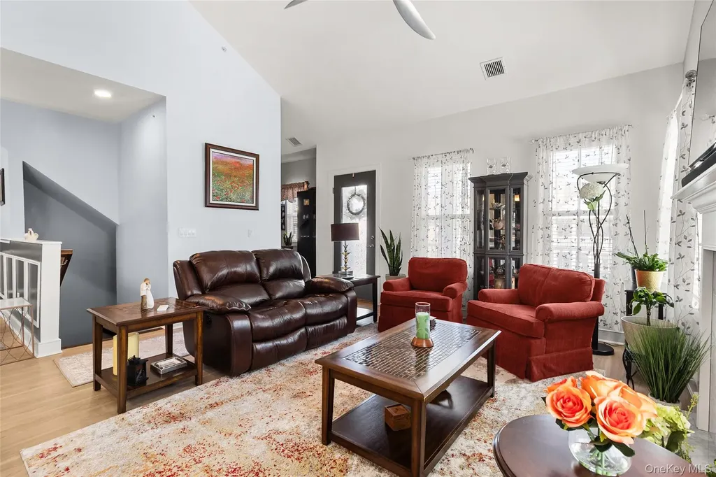 32 Michael Lane East Islip NY 11730