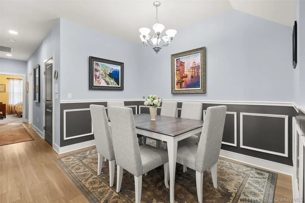 32 Michael Lane East Islip NY 11730