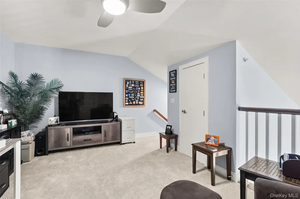 32 Michael Lane East Islip NY 11730