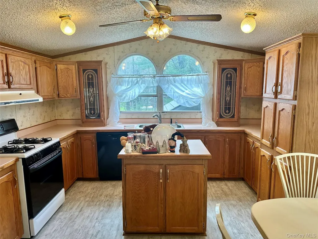 76 Hartwood Road Forestburgh NY 12777