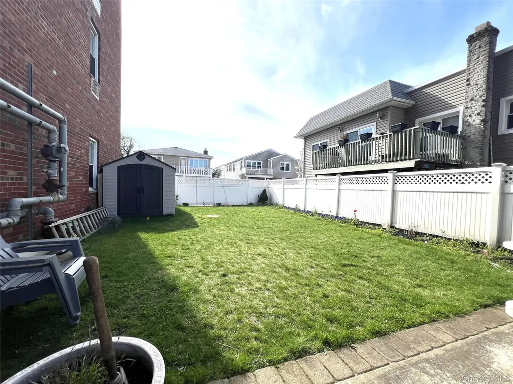855 E Broadway Long Beach NY 11561