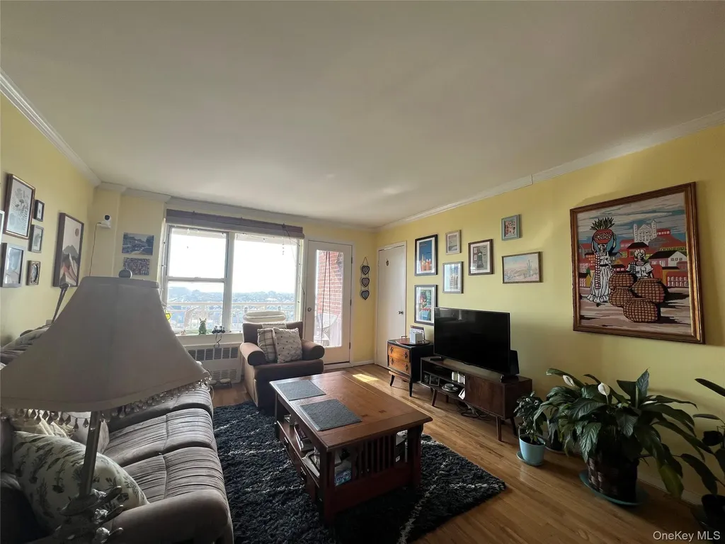 855 E Broadway Long Beach NY 11561