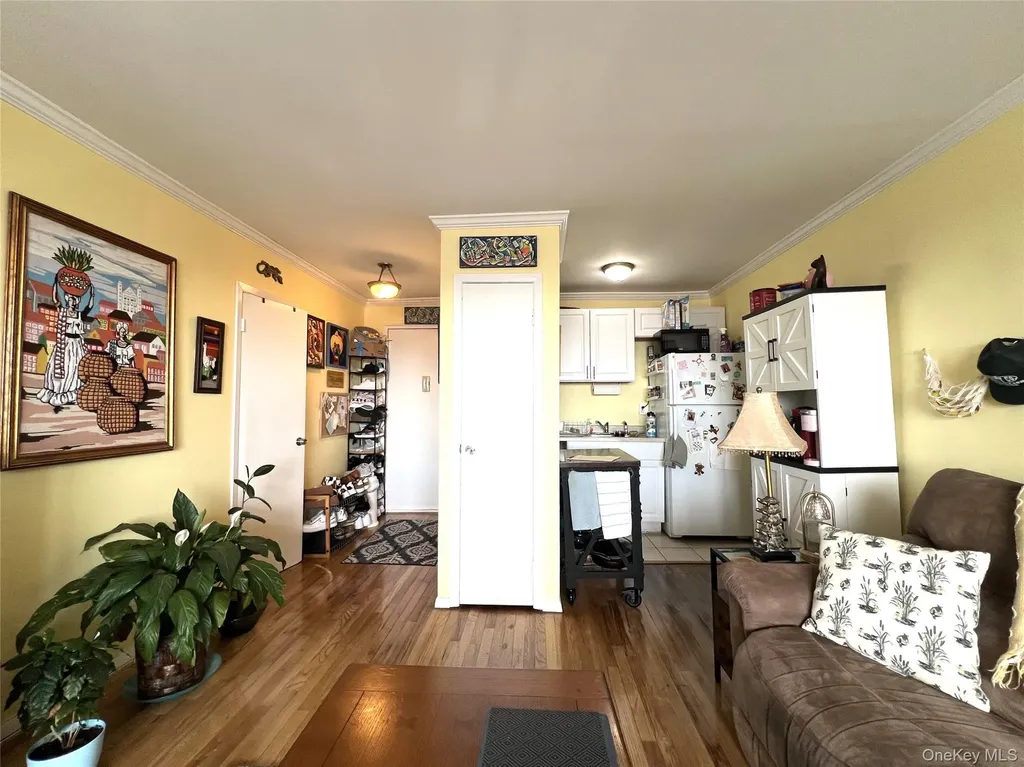 855 E Broadway Long Beach NY 11561