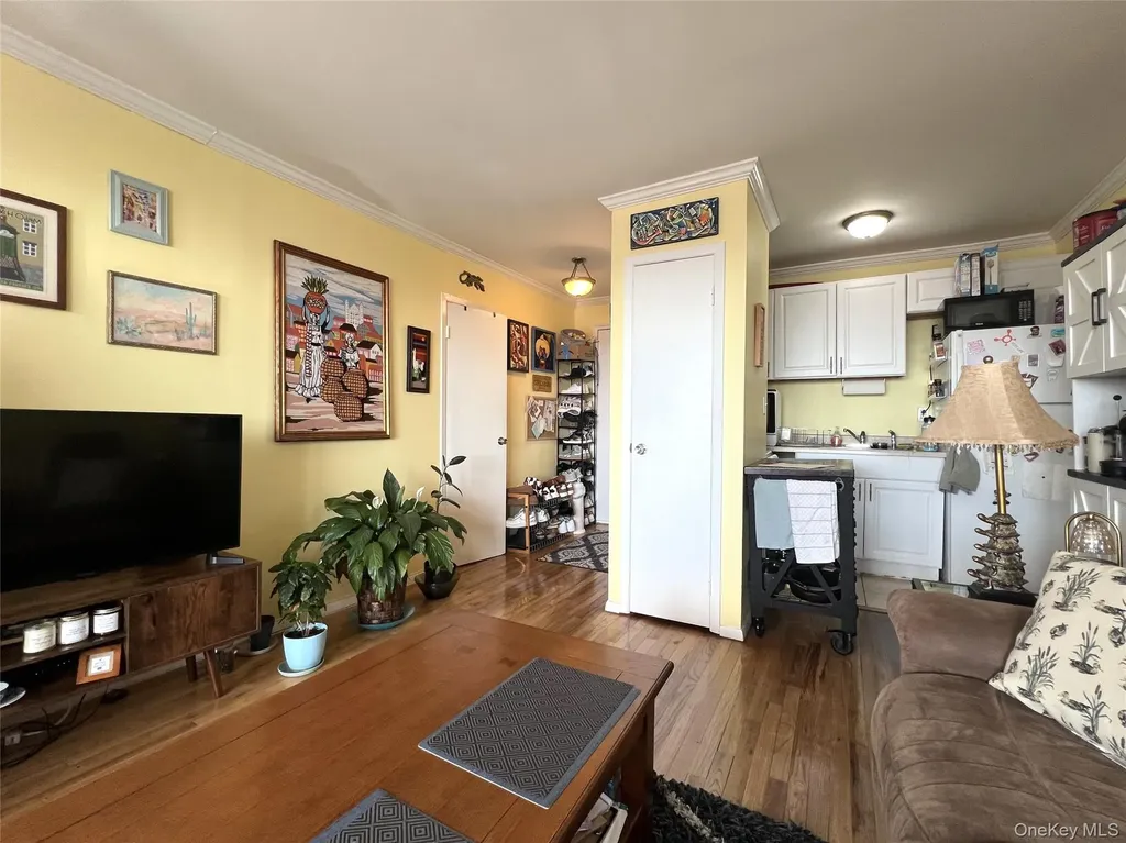 855 E Broadway Long Beach NY 11561
