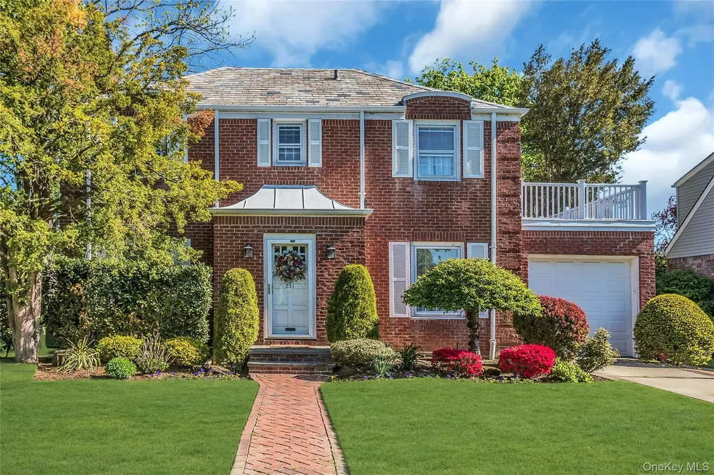 231 Sydney Avenue Malverne NY 11565