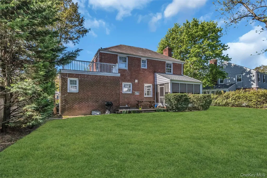 231 Sydney Avenue Malverne NY 11565