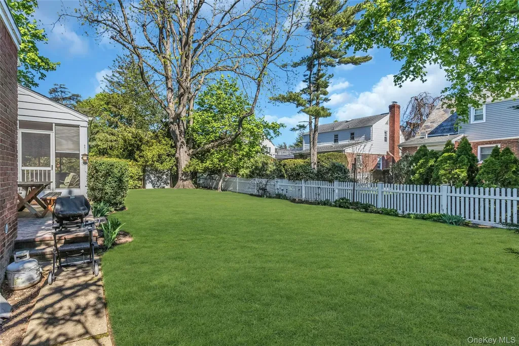 231 Sydney Avenue Malverne NY 11565