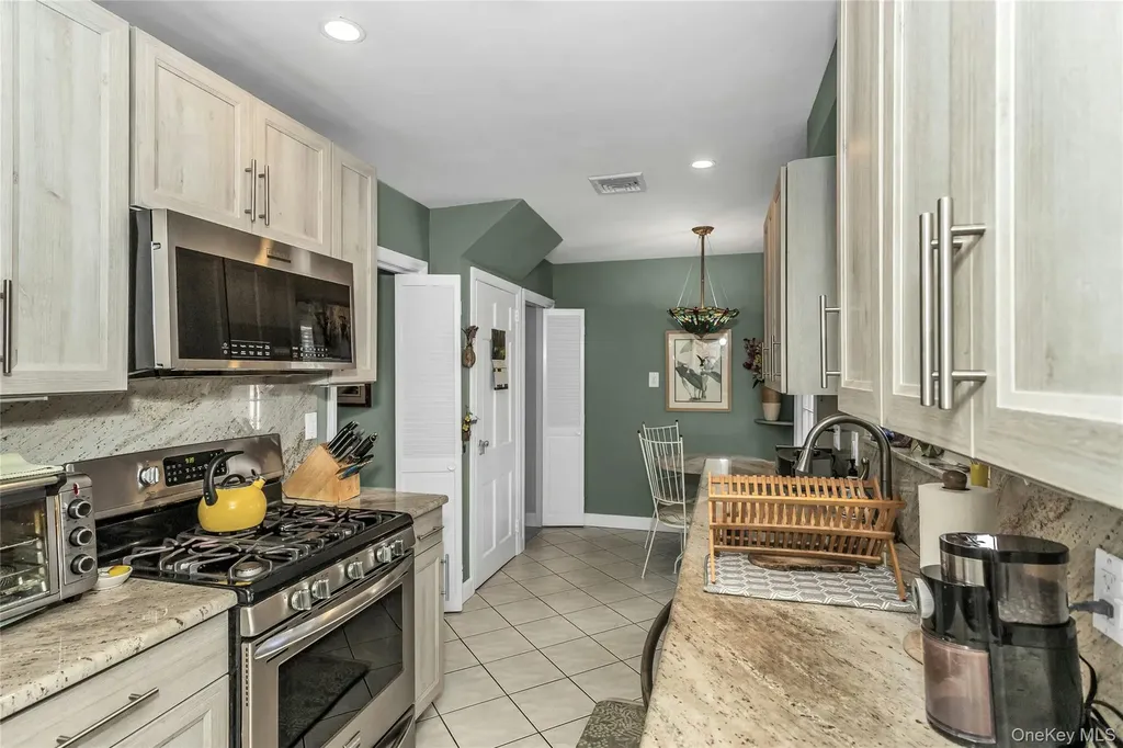 231 Sydney Avenue Malverne NY 11565
