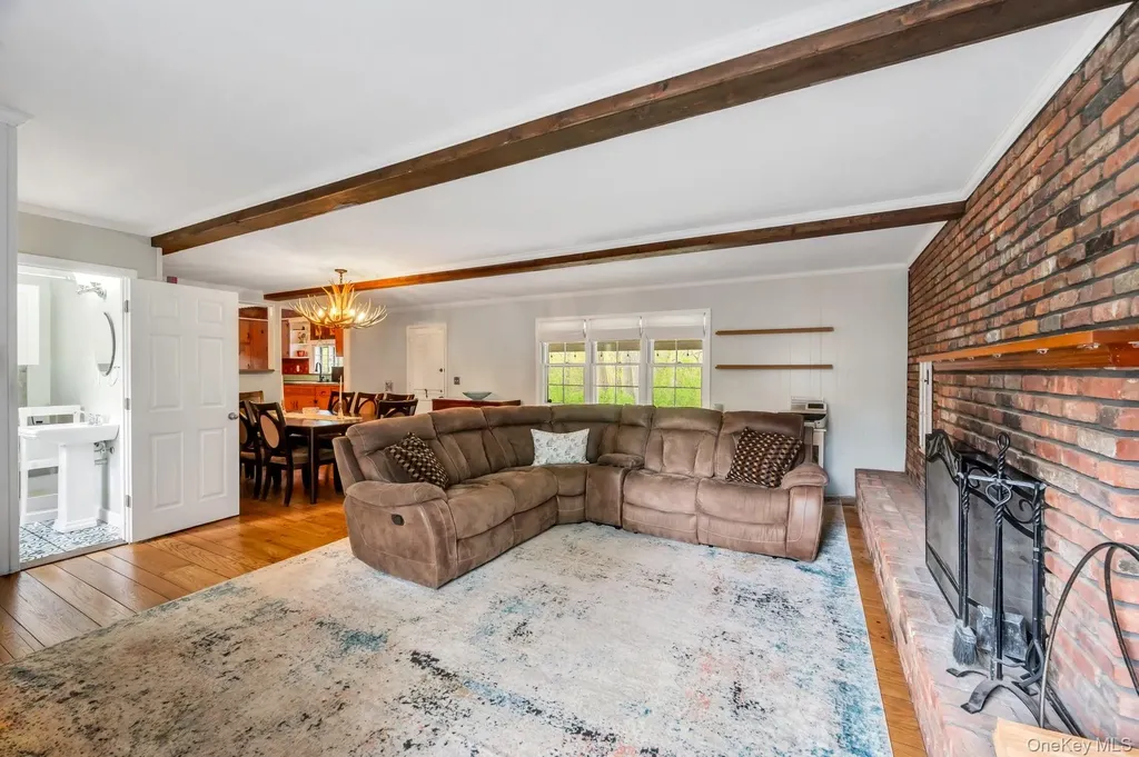 79 Brooksite Drive Smithtown NY 11787