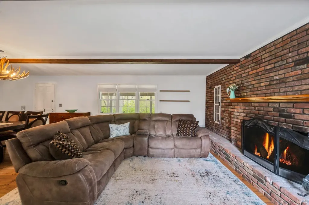 79 Brooksite Drive Smithtown NY 11787