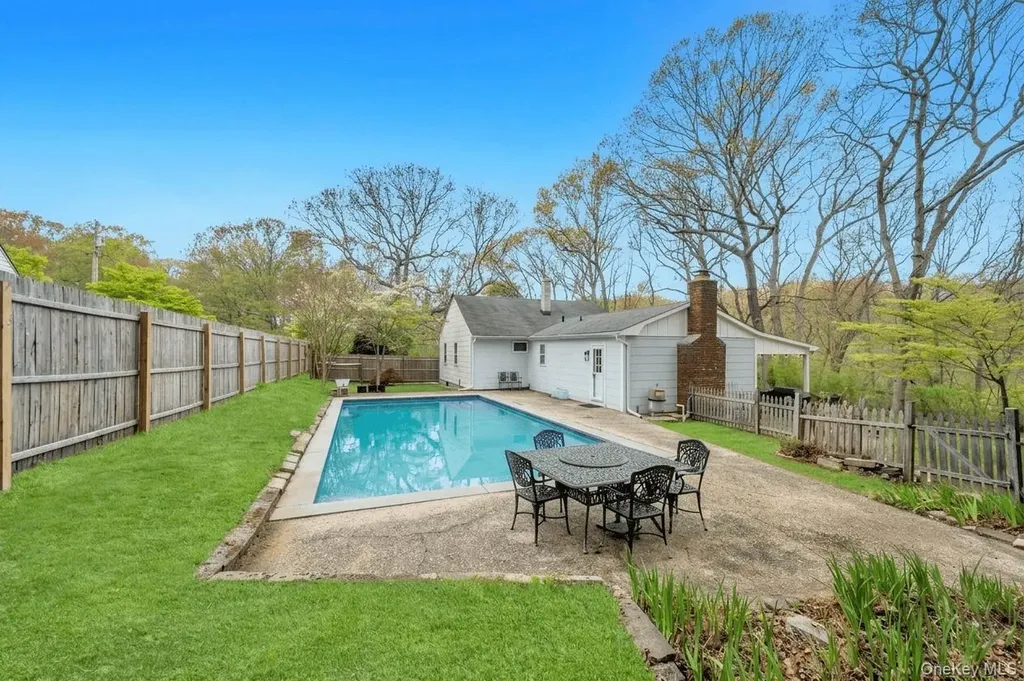 79 Brooksite Drive Smithtown NY 11787