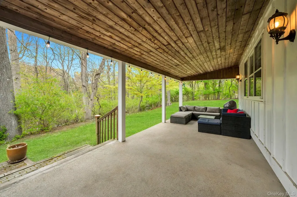 79 Brooksite Drive Smithtown NY 11787