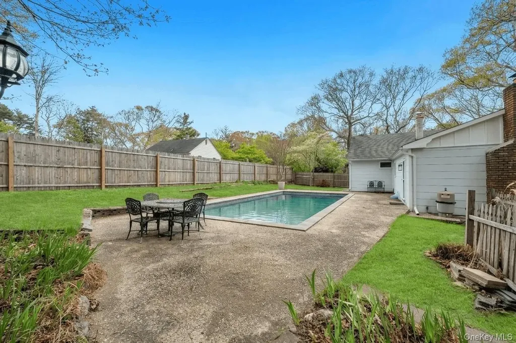 79 Brooksite Drive Smithtown NY 11787