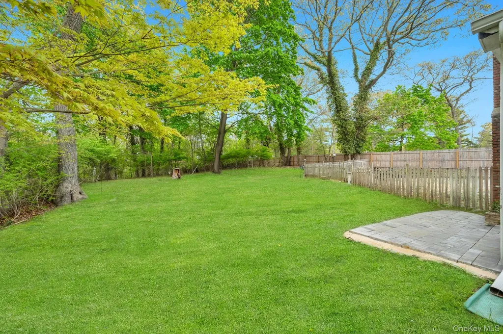79 Brooksite Drive Smithtown NY 11787