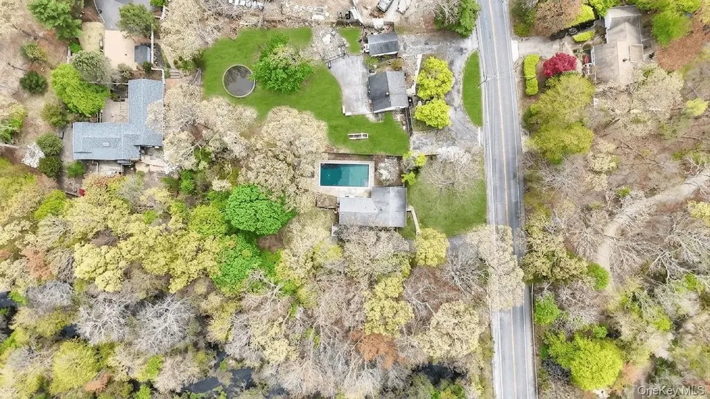 79 Brooksite Drive Smithtown NY 11787