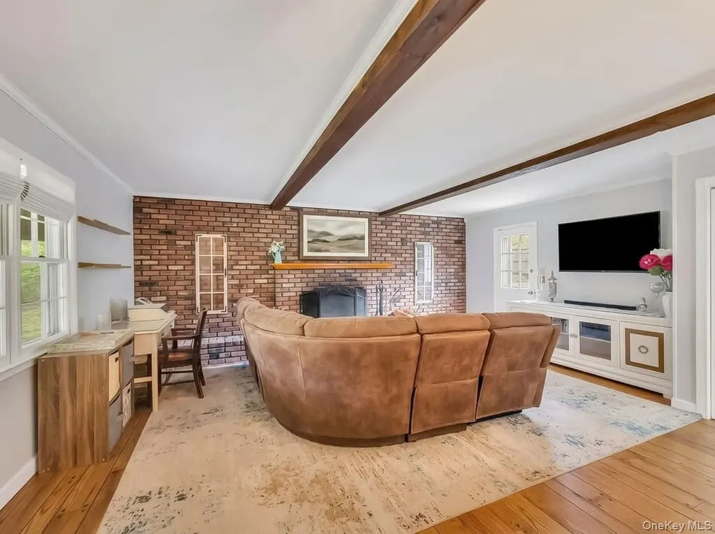 79 Brooksite Drive Smithtown NY 11787
