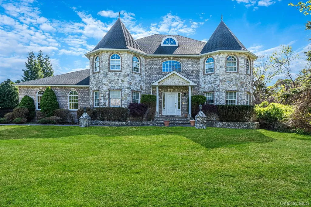 2 Deepwells Lane Saint James NY 11780