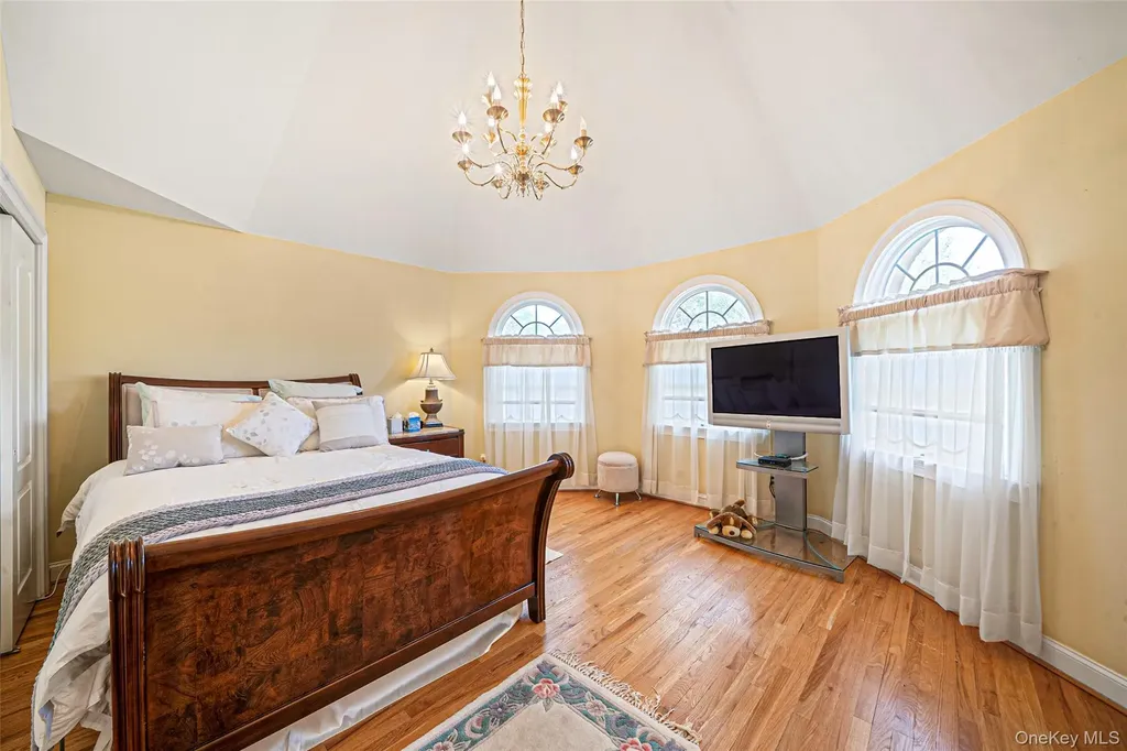 2 Deepwells Lane Saint James NY 11780
