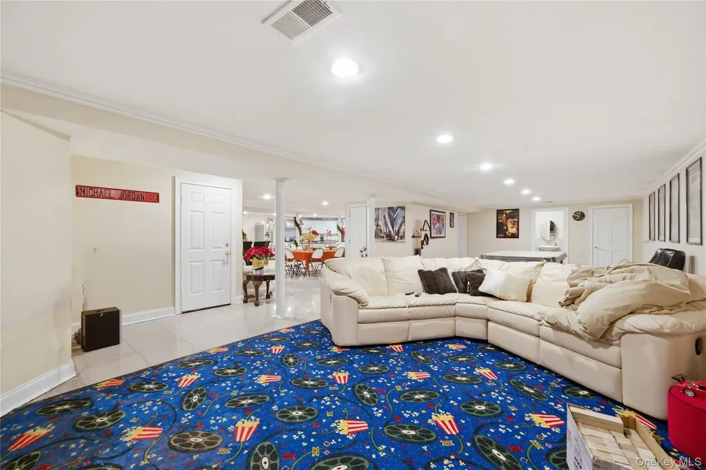 2 Deepwells Lane Saint James NY 11780