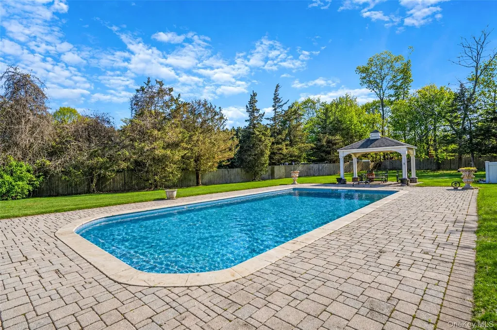 2 Deepwells Lane Saint James NY 11780
