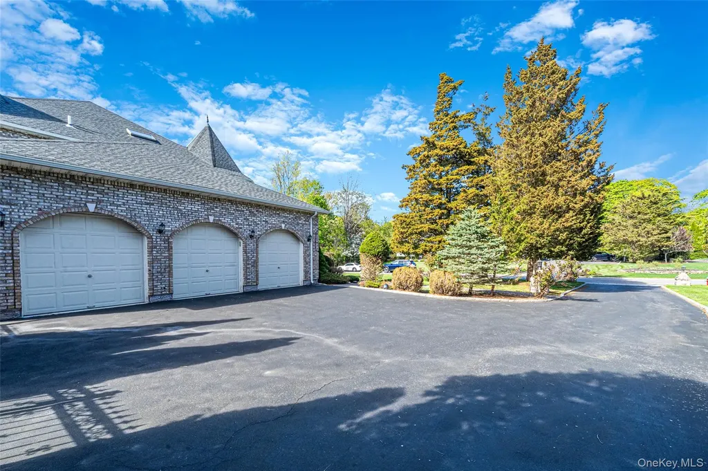 2 Deepwells Lane Saint James NY 11780