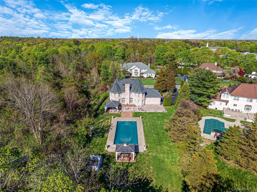 2 Deepwells Lane Saint James NY 11780