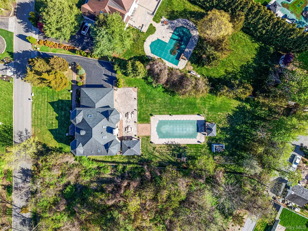 2 Deepwells Lane Saint James NY 11780