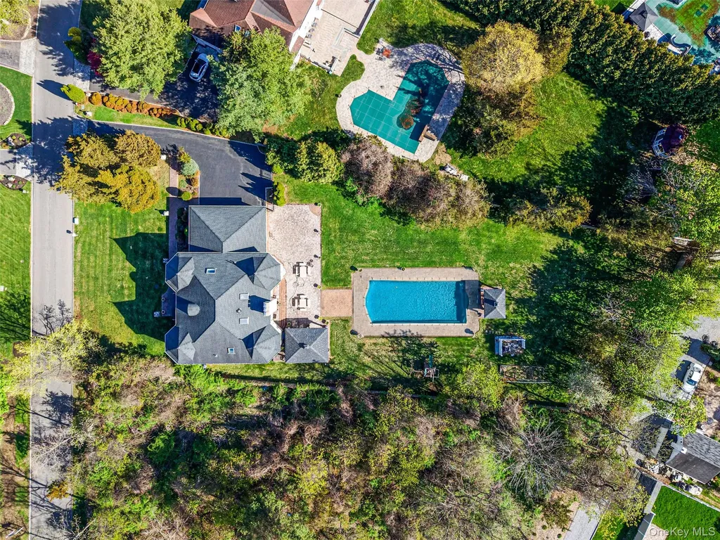 2 Deepwells Lane Saint James NY 11780