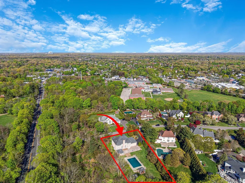 2 Deepwells Lane Saint James NY 11780