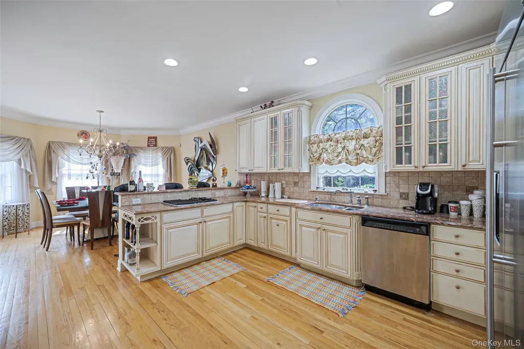 2 Deepwells Lane Saint James NY 11780